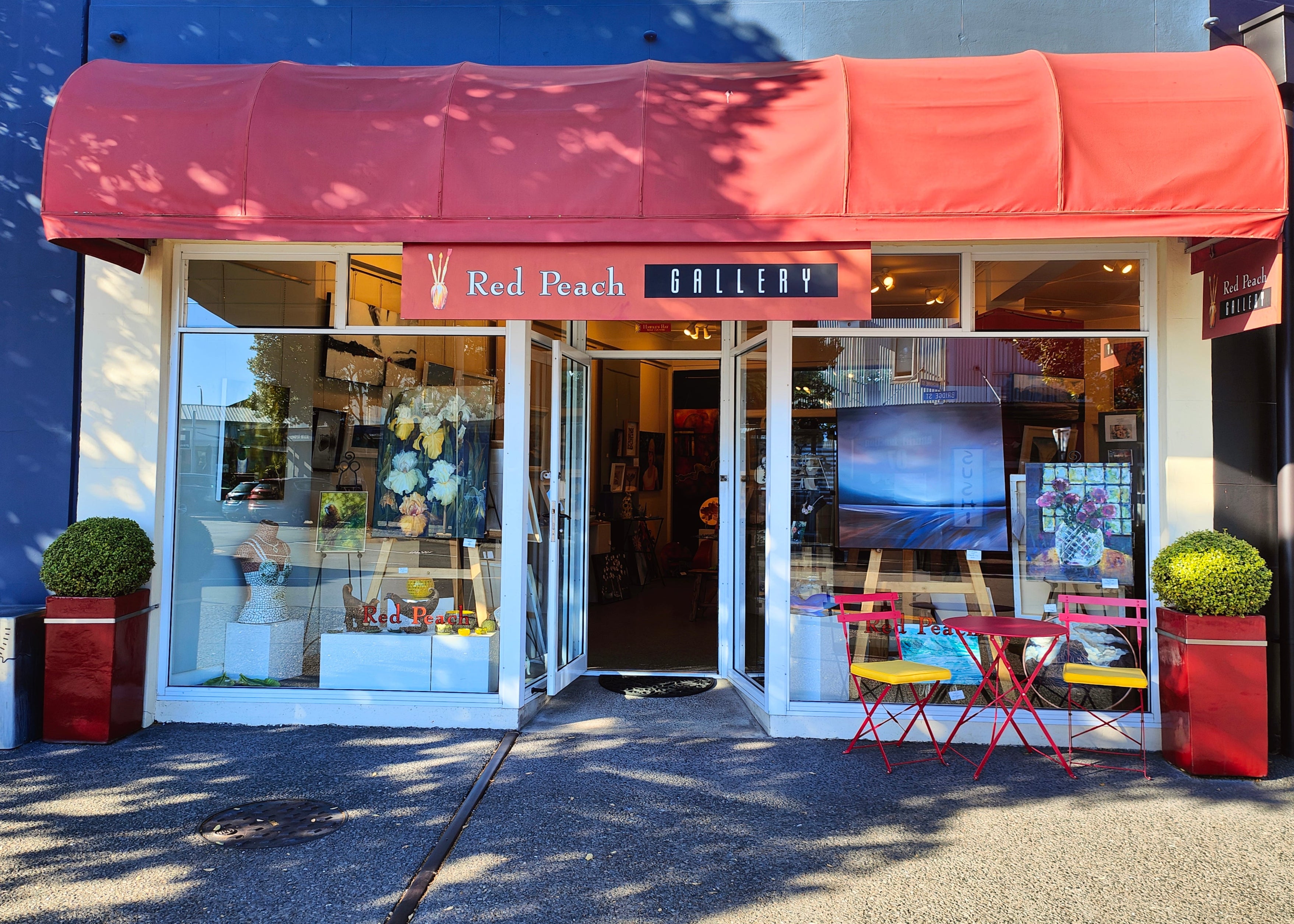 Red Peach Gallery Store image